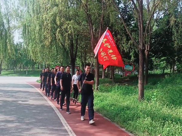 健步走1_副本.jpg 健步走1_副本.jpg